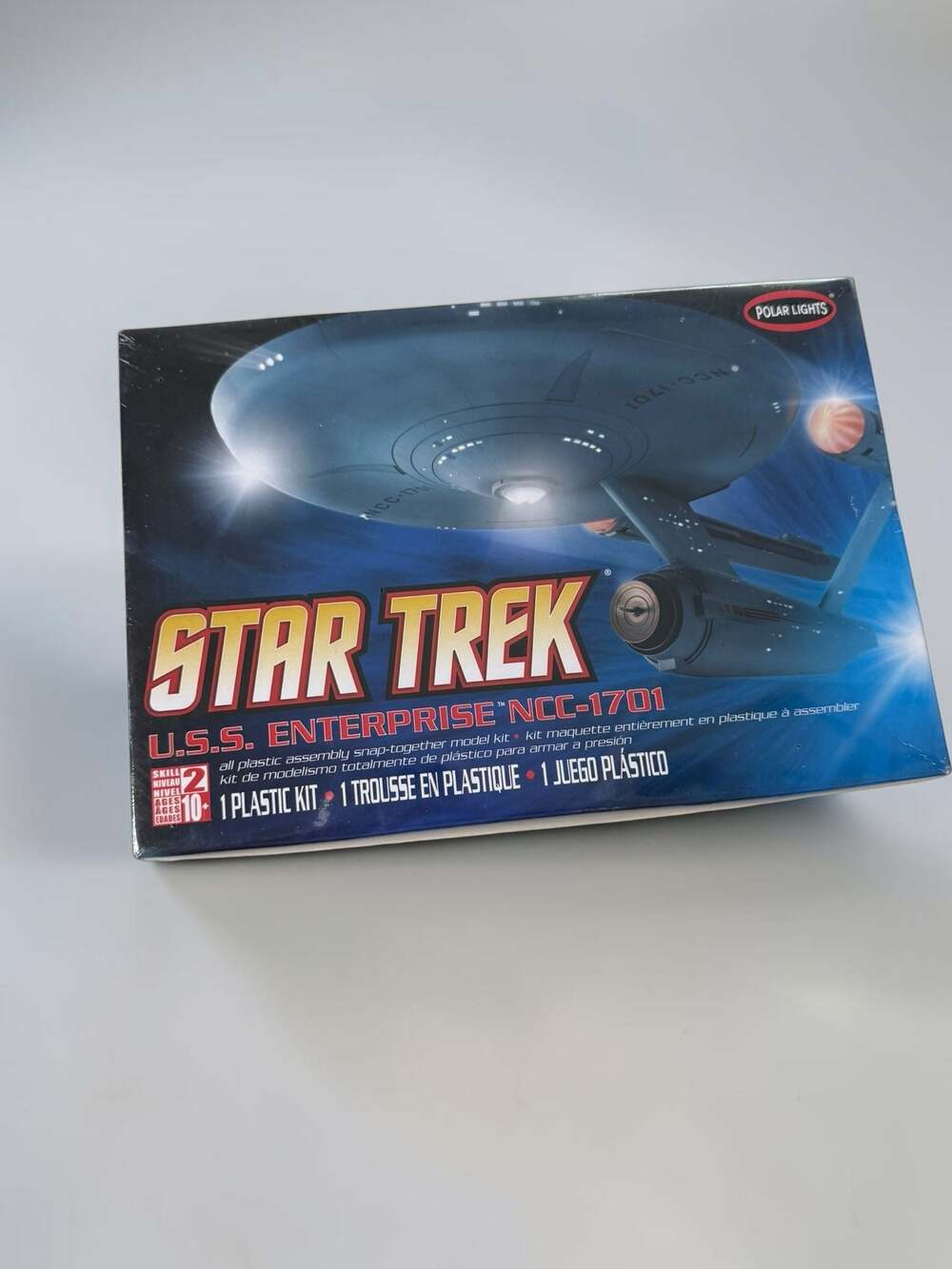 Polar Lights Star Trek U.S.S. Enterprise NCC-1701 1/1000 Model Kit